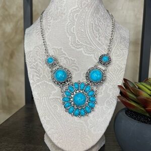 Western Style Turquoise Flower Necklace.